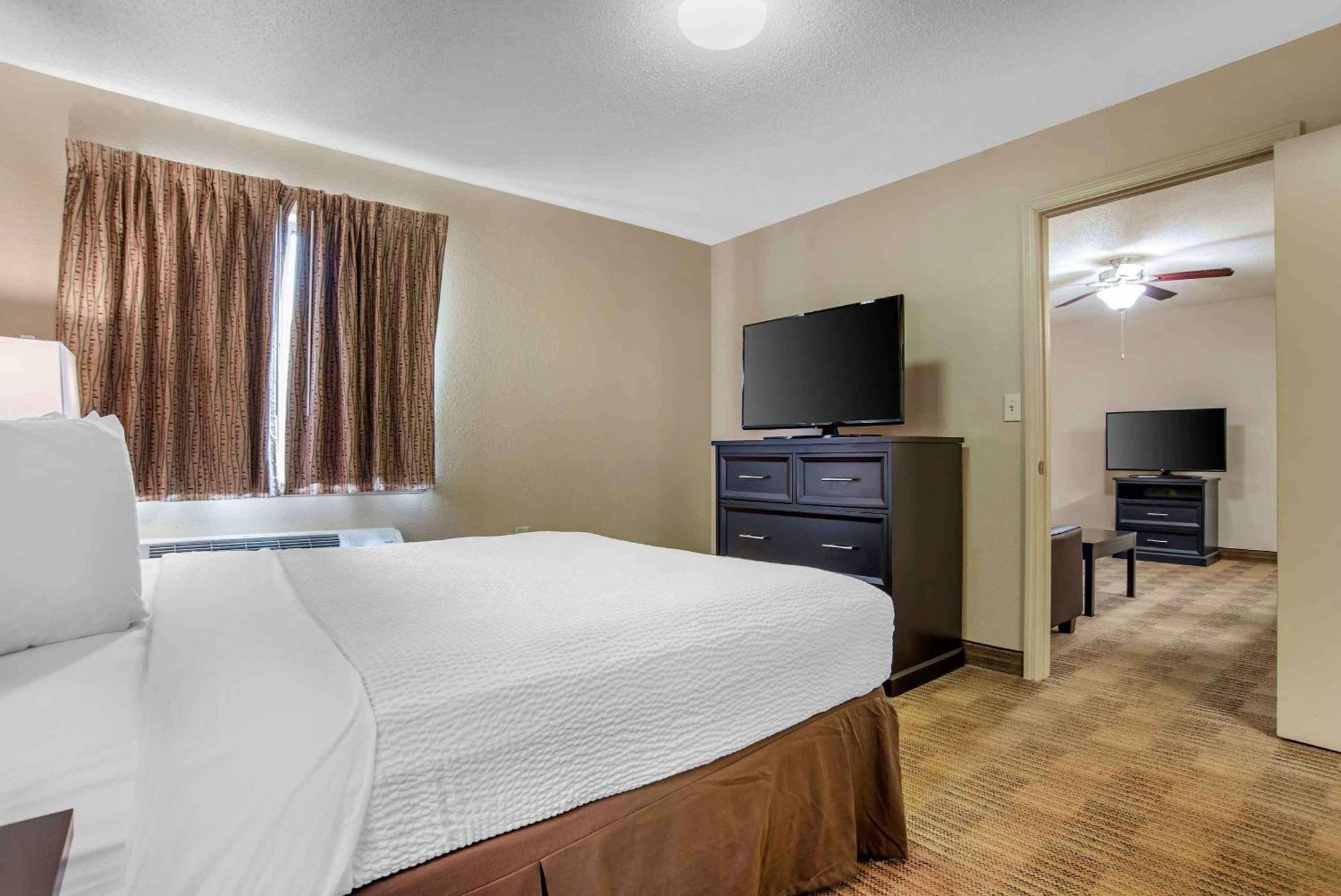 Suburban Studios Montgomery East I-85 Экстерьер фото