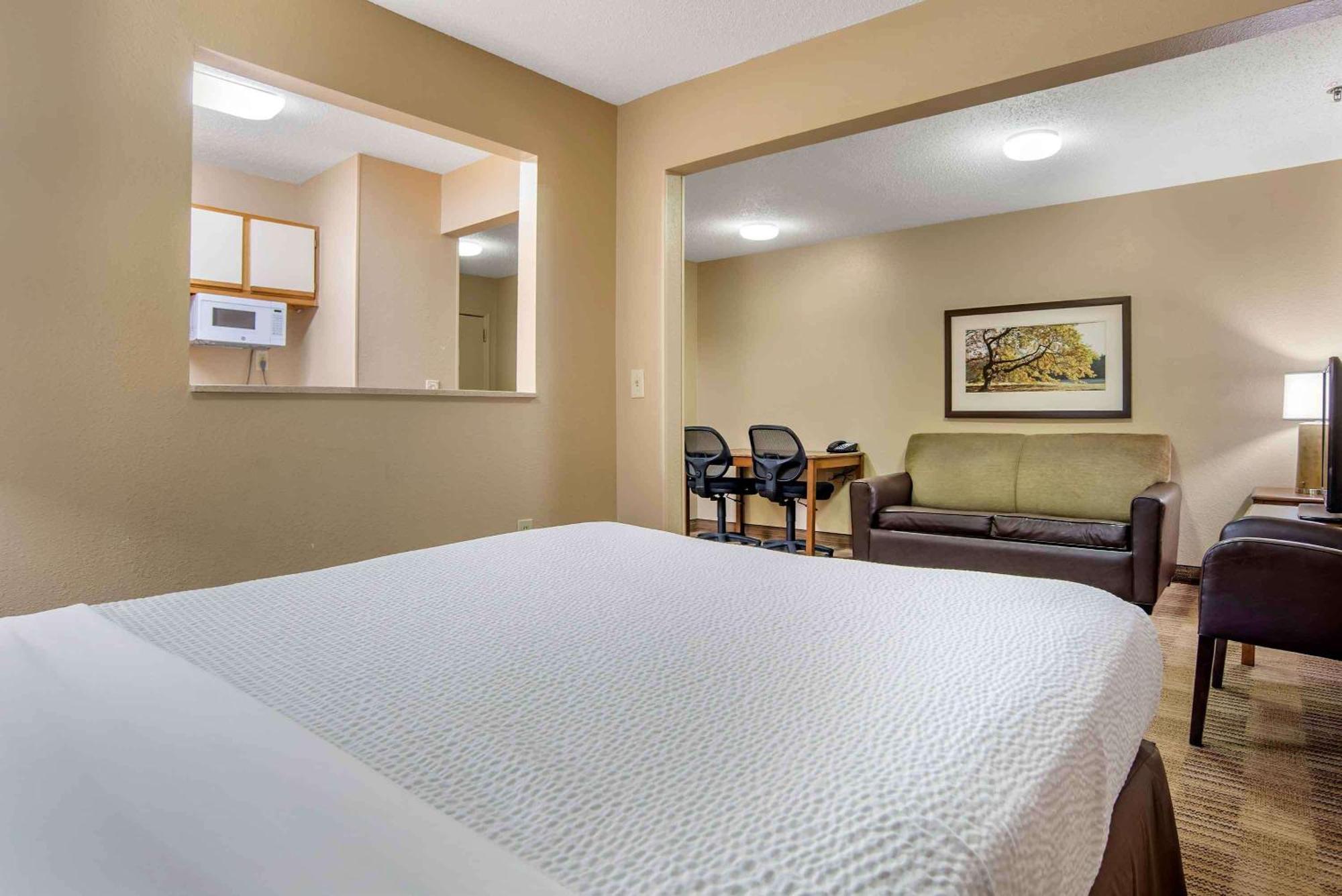 Suburban Studios Montgomery East I-85 Экстерьер фото