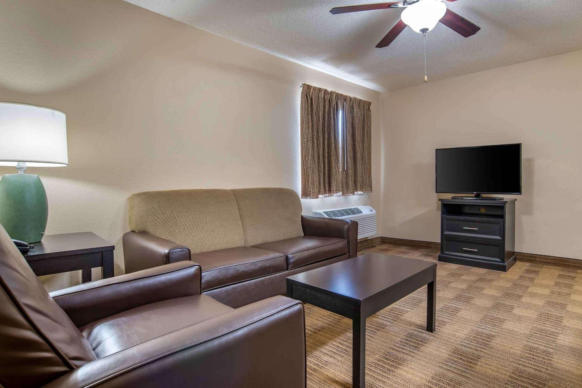 Suburban Studios Montgomery East I-85 Экстерьер фото