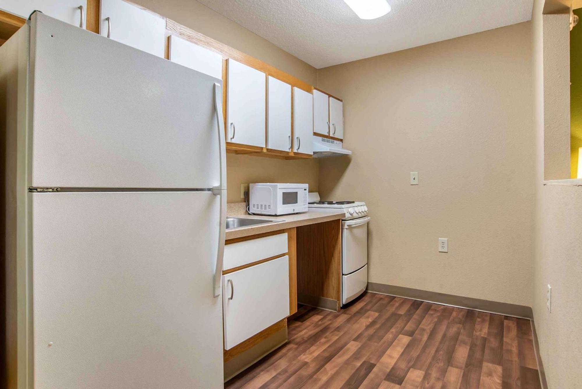 Suburban Studios Montgomery East I-85 Экстерьер фото