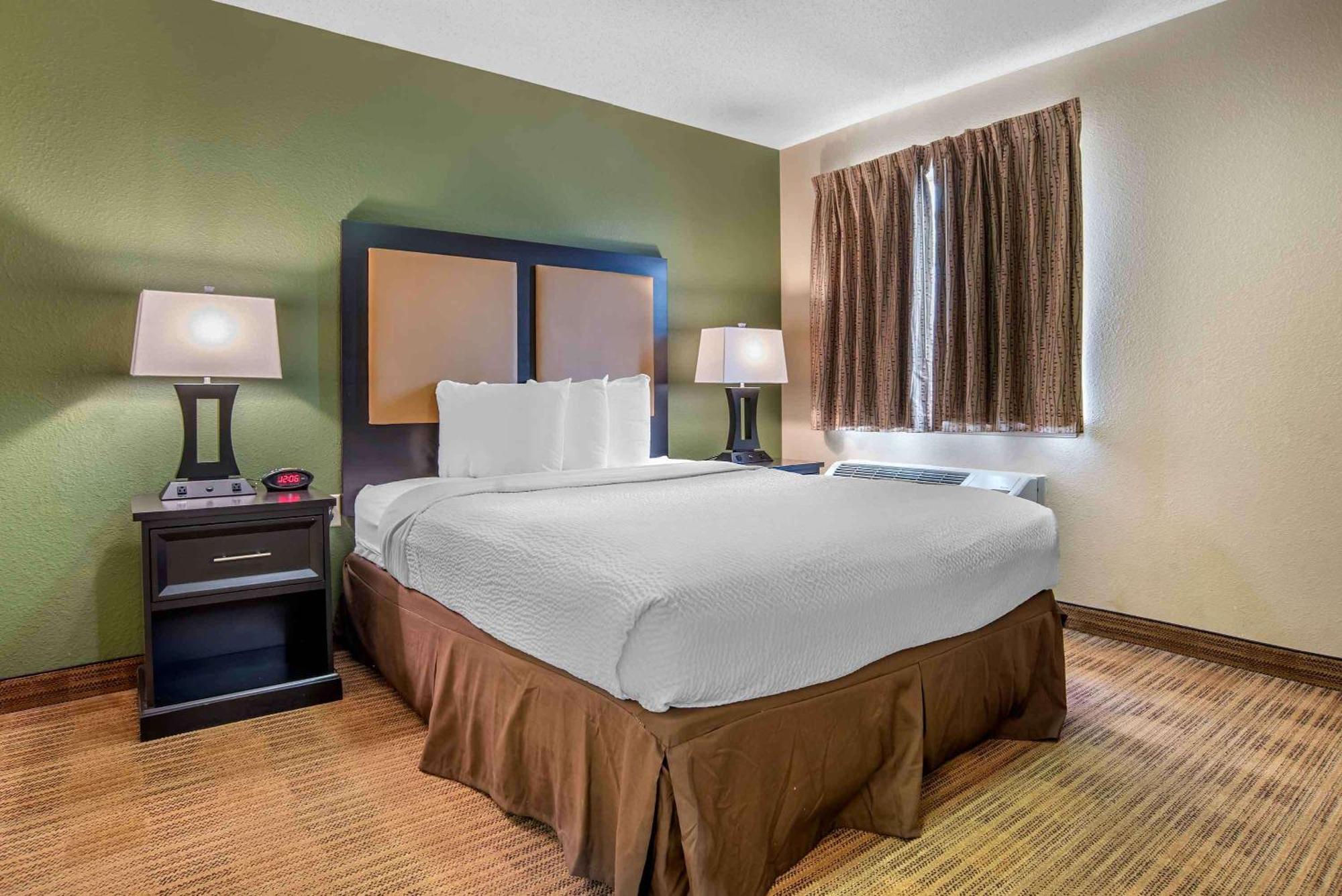 Suburban Studios Montgomery East I-85 Экстерьер фото