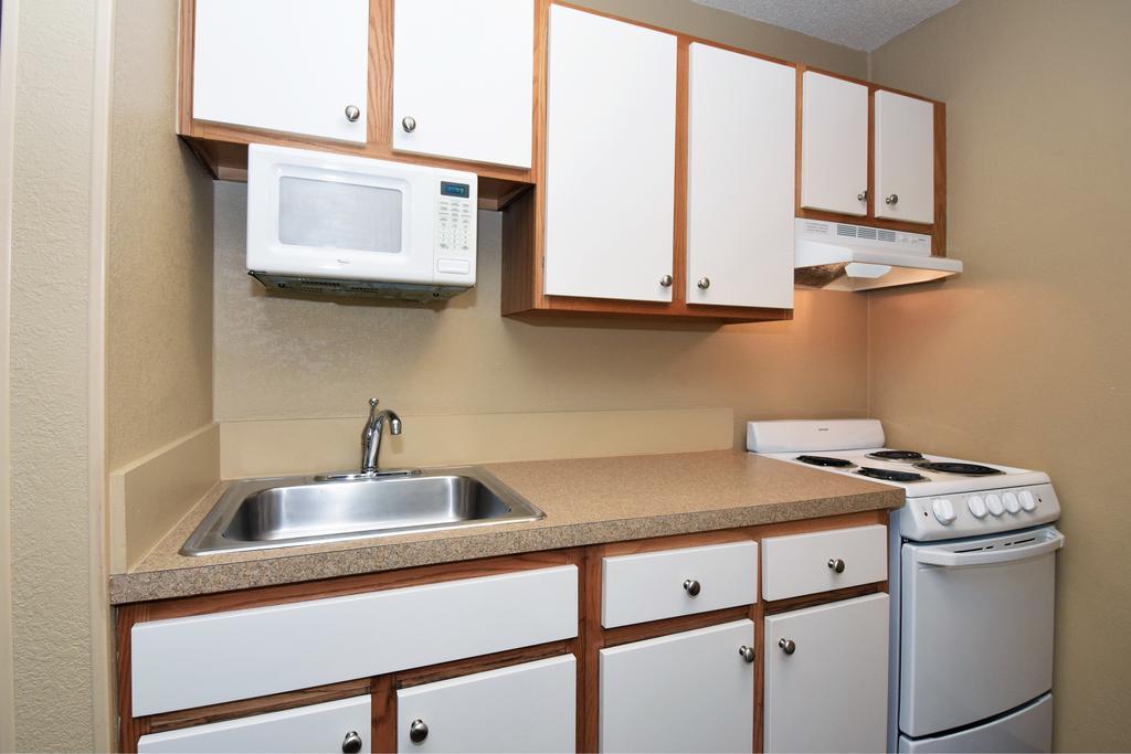 Suburban Studios Montgomery East I-85 Экстерьер фото